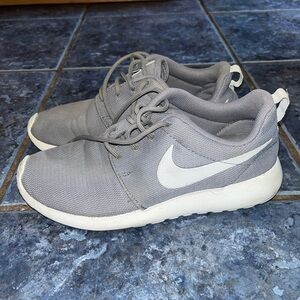 Nike Roches size 7.5